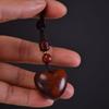 Сердце из палисандра с лапкой кошки - Милый девичий кулон из сандалового дерева и шнурок