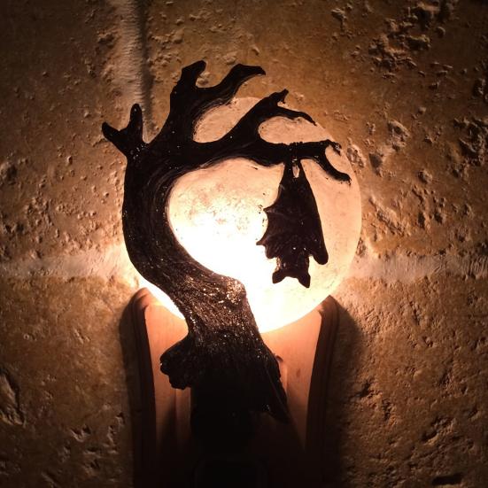 Halloween Inverted Bat Night Light Gothic Moon Tree Hanging Bat Plug-in Light Statue Holiday Party Bedroom Wall Outlet Bat Decorative Lamp