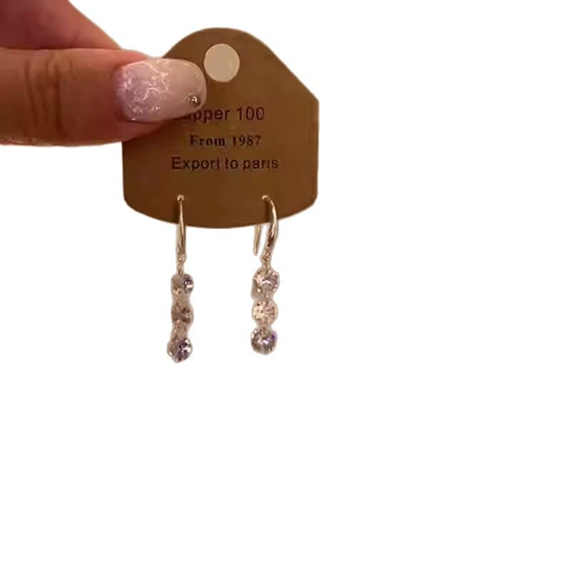 Изысканные серьги-кисточки из циркона: Блестящий, Универсальный, Минималистичный Дизайн с Привлекательностью Легкой Роскоши.