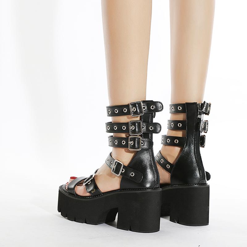 Летние сандалии-гладиаторы, женские металлические заклепки, уличная одежда в стиле панк, на танкетке и квадратном каблуке, на платформе, с пряжкой на щиколотке и ремешком, высокое качество