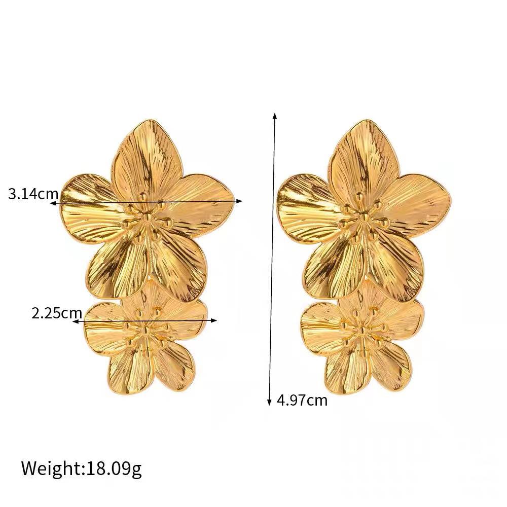Metal Flower Stud Earrings for Women Premium Exaggerated Golden New Fashion Party Jewelry Gifts Accessories