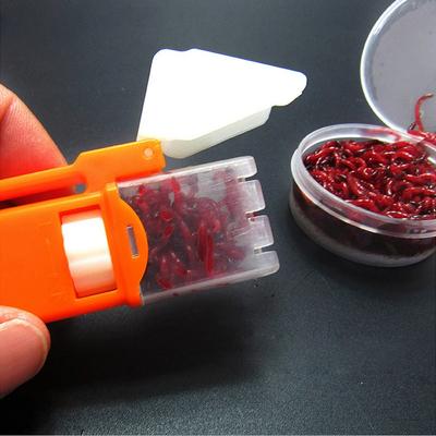 Рыболовный вспомогательный инструмент Автоматический красный червь Быстро связывается на наживке Подвешивает Земляной червь Мотыль Клип Резинка Фартук Карп Плоскогубцы