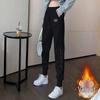 Женские утепленные вышитые спортивные штаны: Модные мешковатые брюки-афгани с зауженными и манжетными лодыжками, стройнящие. Осень/Зима 2025.