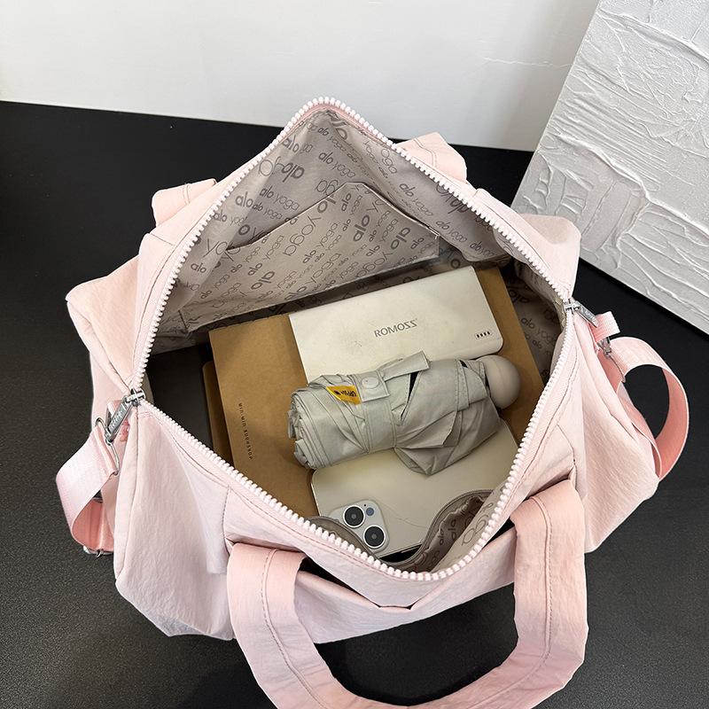 Yoga Bag, Outdoor Waterproof Sports Bag, Men's and Women's Hand-held Dry Wet Separation New Fitness Bag, Training Bag