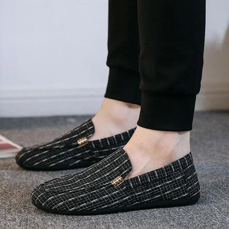 Fashion Men's Flat Loafers Comfortable Casual Shoes Breathable Slip-On Soft Driving Shoes Light Moccasins Hombre Men Lazy Shoes 2025