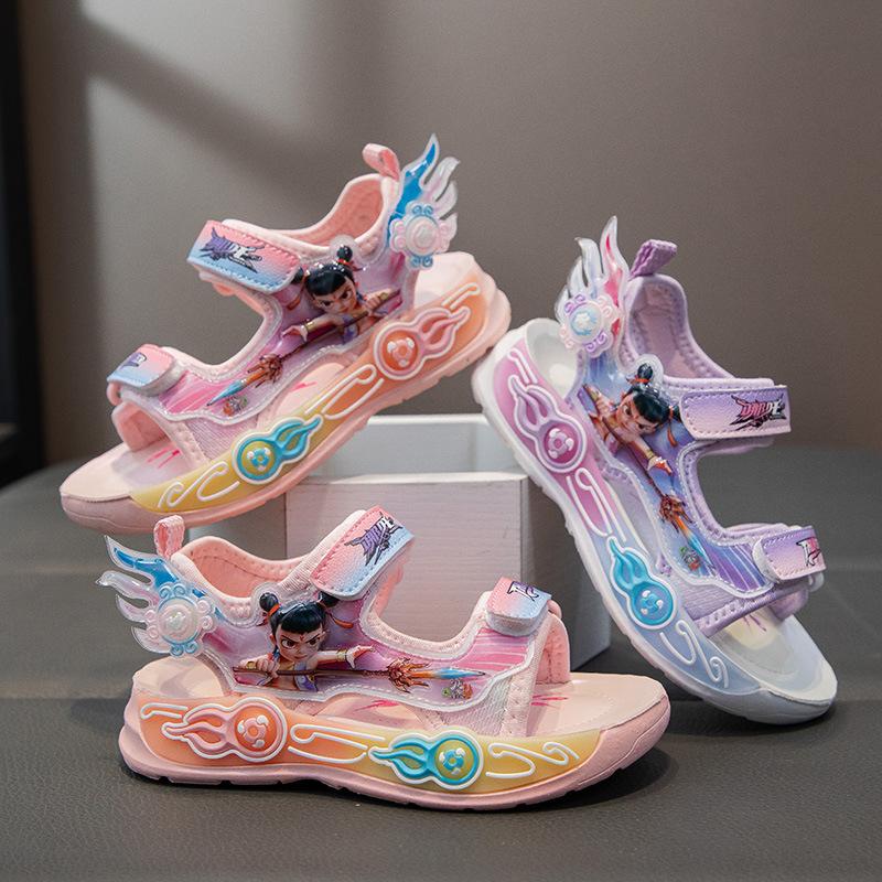 Девочки сандалии 2025 лето новый мультяшный повседневный детский пляжная обувь мягкая подошва спортивные сандалии обувь для детей среднего и старшего возраста