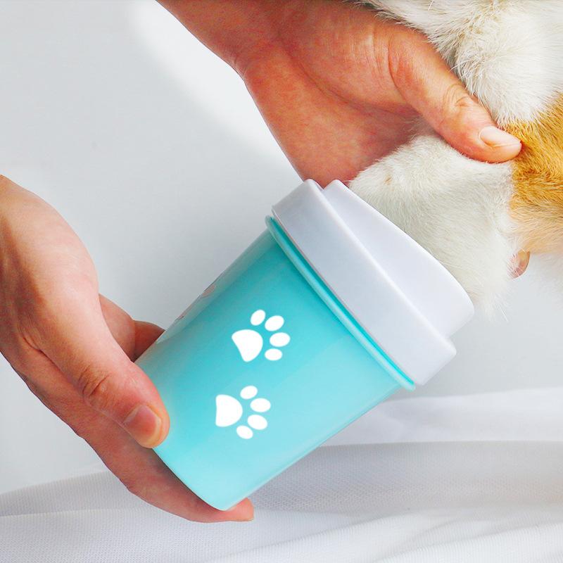 Silicone Dog Paw Cleaner Cup, Portable Pet Foot Washer for Dogs & Cats, Muddy Paws Cleaning Tool