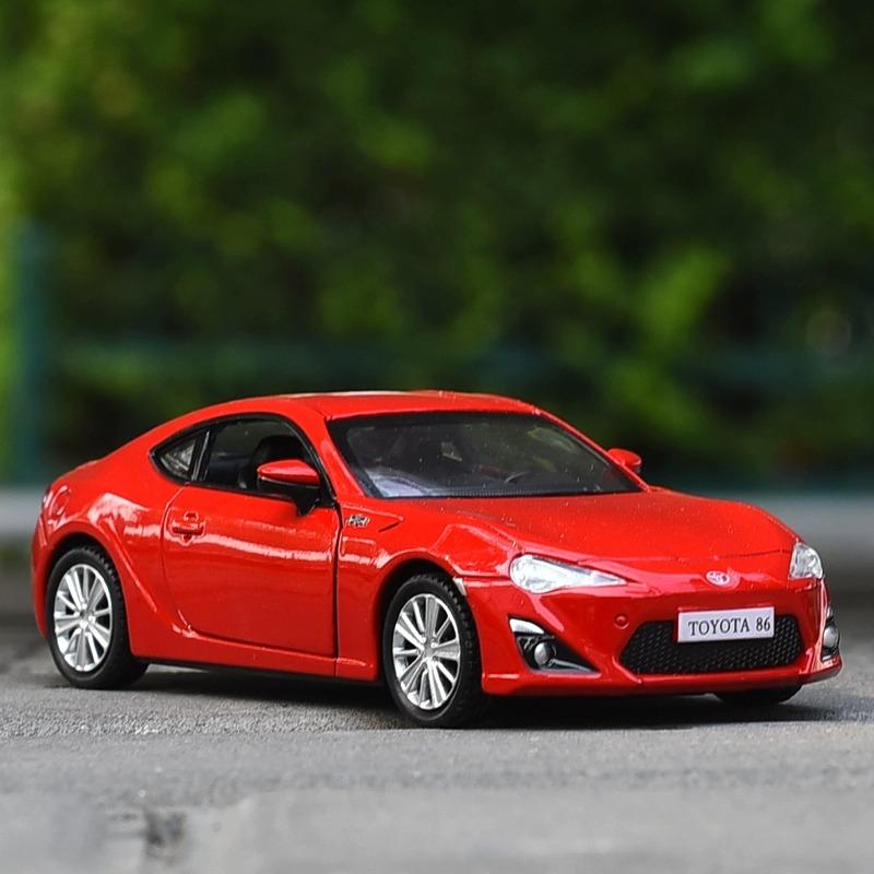 1/36 Toyota 86 Металлическая литая модель автомобиля Игрушка 2 двери открываются Машинки с механизмом оттягивания Дни Рождения Подарки для Детей Коллекции для Взрослых