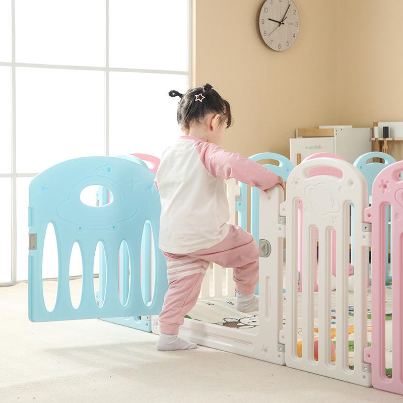 Детский безопасный манеж с ковриком для ползания в помещении и защитой от падений