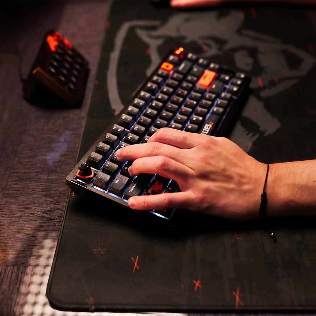 Corsair Беспроводная игровая клавиатура K65 Call of Black Ops 6 Special Edition, клавиатура с 81 клавишей, собственный линейный переключатель, колпачки клавиш CORSAIR Red PBT с возможностью горячей замены