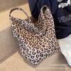 Korean Version of Retro Leopard Print Shoulder Bag Women's 2025 Trendy New Fashion Popular Tote Bag Large-capacity Canvas Bag Tide