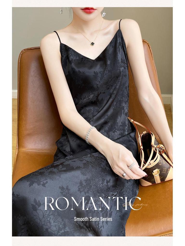 Женское платье из жаккардового сатина с V-образным вырезом и бретелями-спагетти - Приталенное, Высококлассный французский дизайн для весны/лета