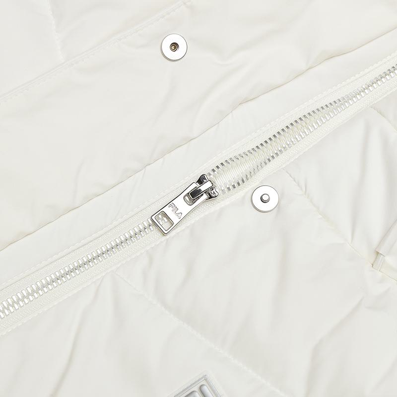 Fila Повседневная белая средней длины теплая однотонная куртка-пуховик с капюшоном и длинными рукавами женская верхняя одежда туманно-лотосово-белая F11W443903FIV