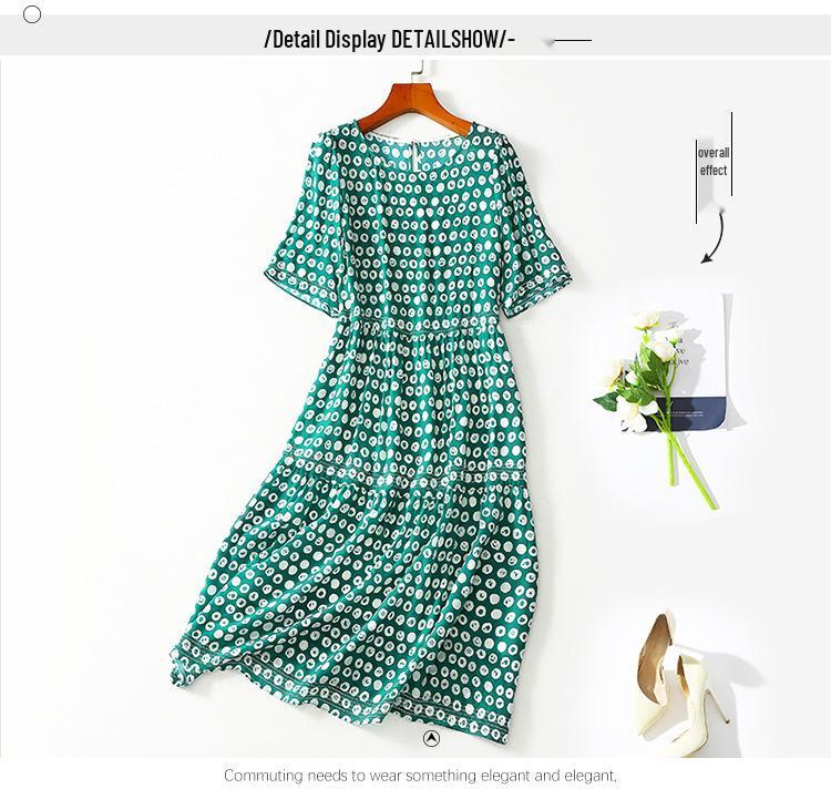 Шелковое платье средней длины в горошек