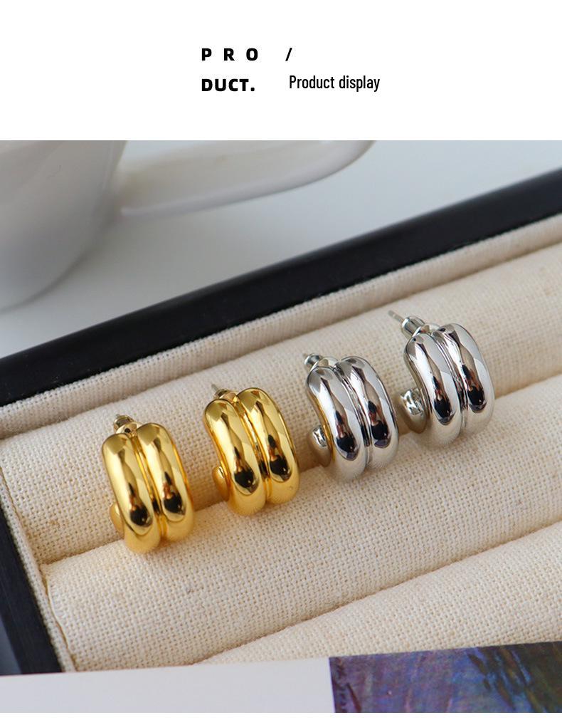 Шикарные серьги в форме буквы С: Ретро-люкс, простой и универсальный европейско-американский дизайн с серебром 925 пробы