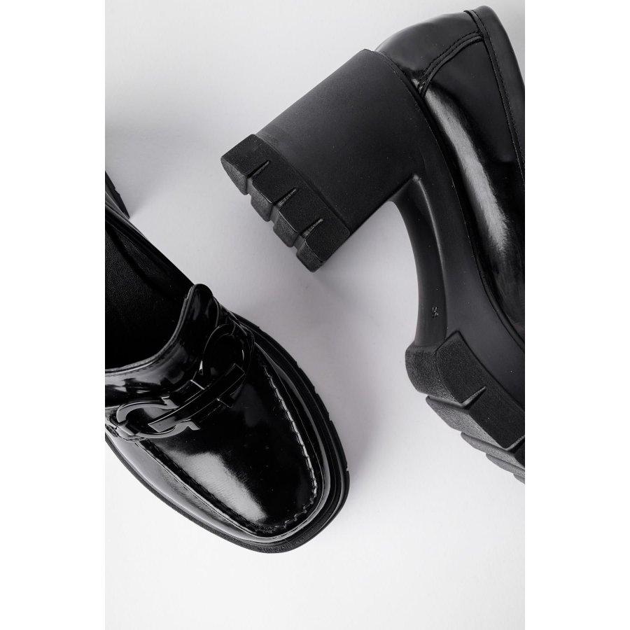 Женские лоферы на блочном каблуке с круглым носком