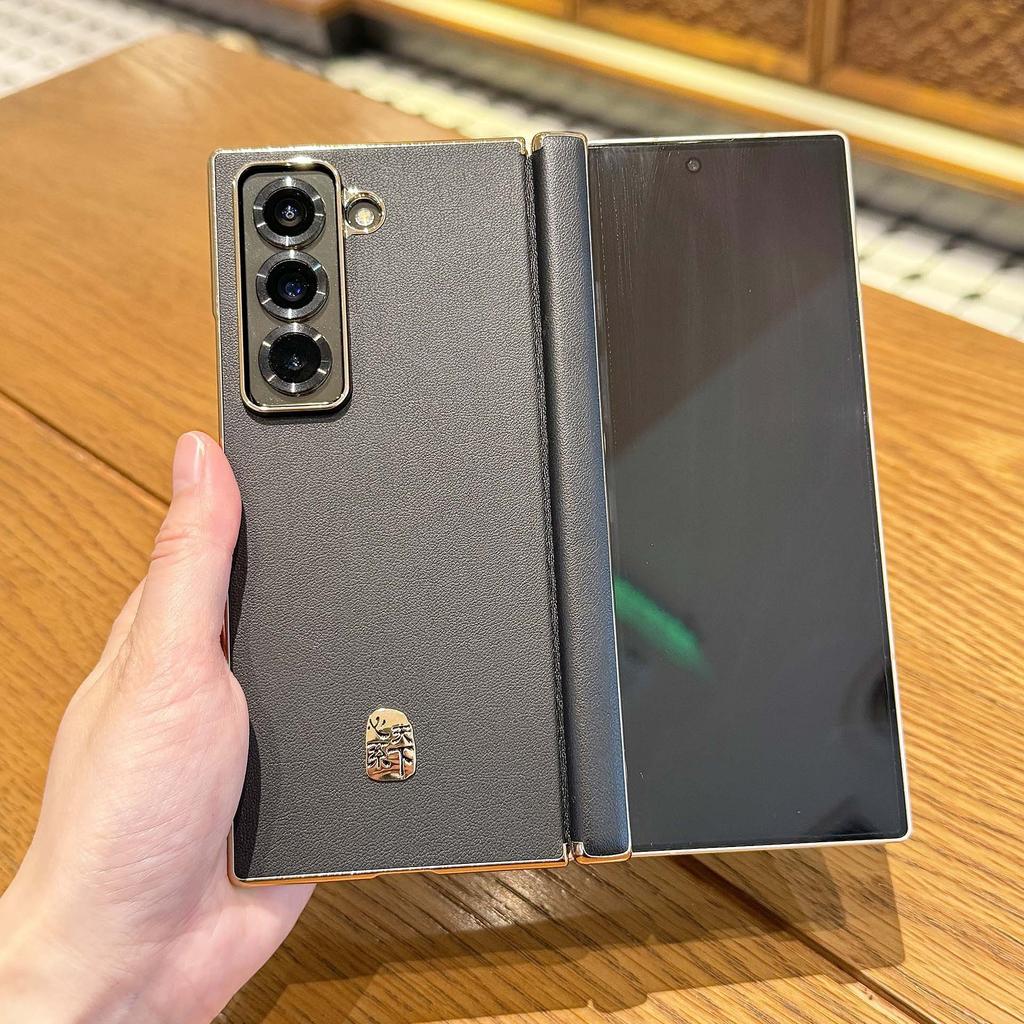 Suitable for Samsung W25 Heart Working World Central Axis Magnetic Snap Cell Phone Case Electroplating ZFOLD5 Samsung Zfold6 Case W23