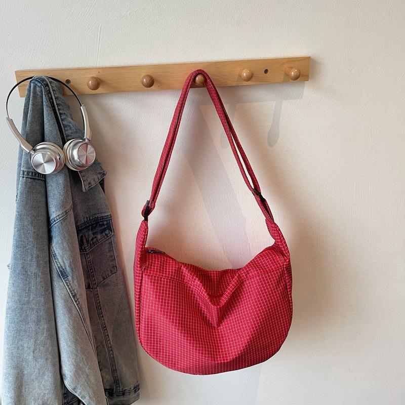 2025 осень новая корейская версия модная сумка-пельмень повседневная большая вместимость простая сумка через плечо модная зарубежная сумка-мессенджер