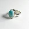 Овальное кольцо с натуральным драгоценным камнем Ларимар, кольцо из цельного серебра 925 пробы, кольцо ручной работы, кольцо унисекс, кольцо с безелем, серебряные украшения