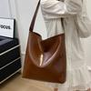 Fashion New Minimalist Style Casual Commuter Versatile Shoulder Bag Large Capacity Commuter Tote Bag Oil Wax Leather Armpit Bag