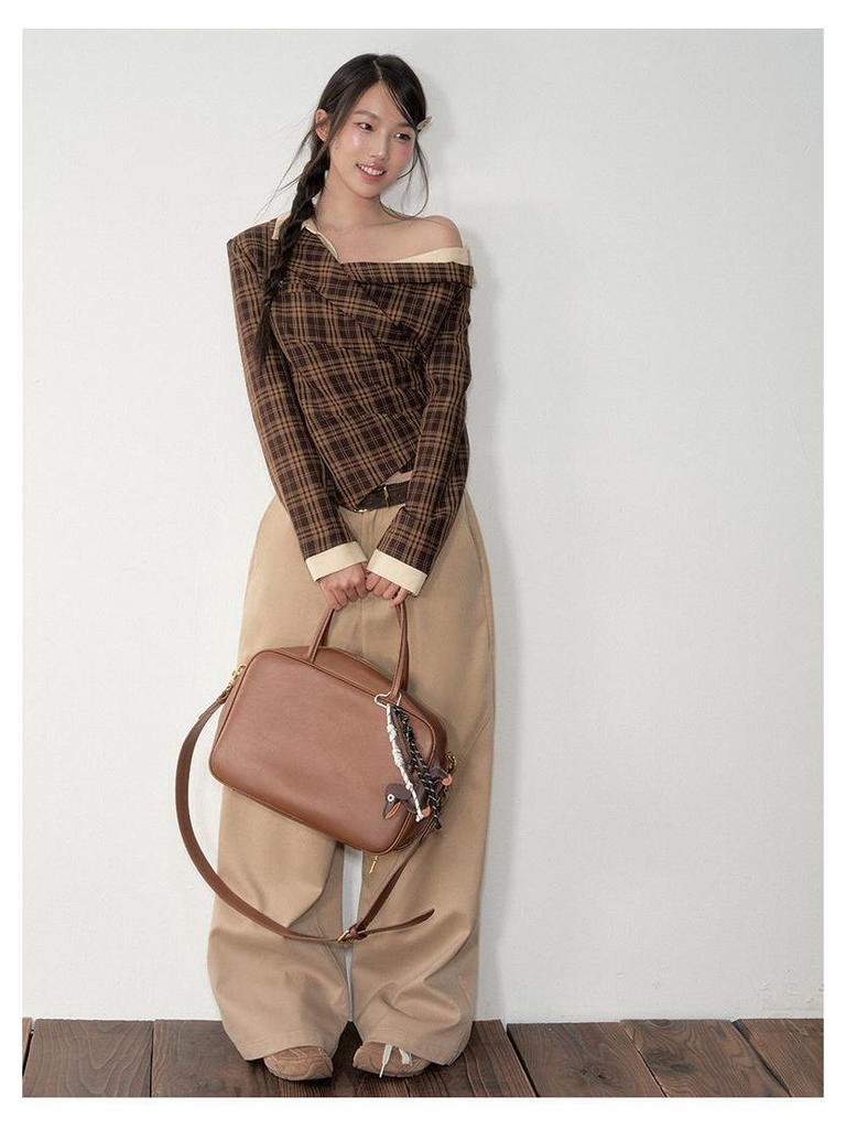 Осенняя клетчатая рубашка с длинным рукавом и открытыми плечами для женщин, приталенная, стройнящая, великолепный дизайн