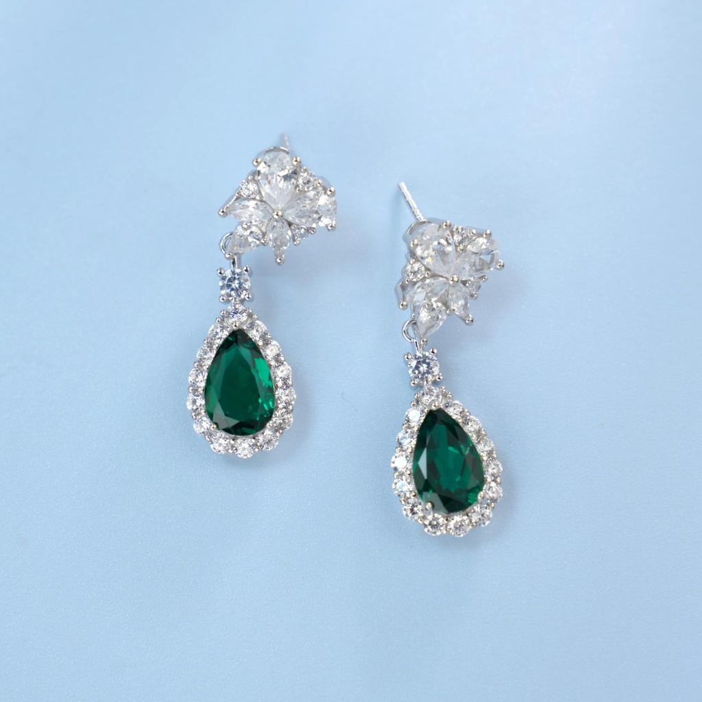 S925 Sterling Silver Cultured Emerald Water Drop Stud Earrings for Women - Light Luxury, Elegant, Versatile.