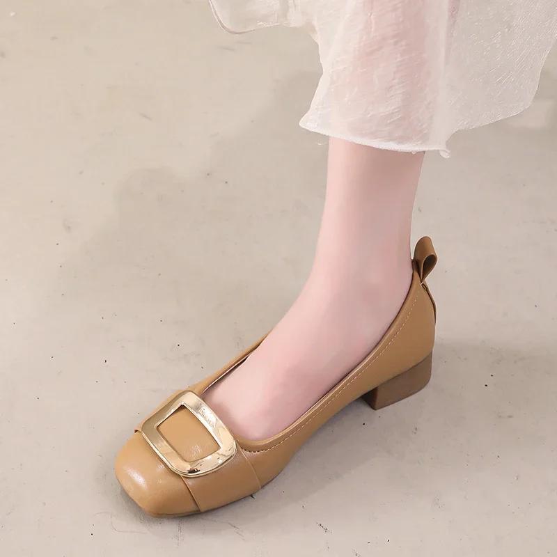 2024 Весна и осень Новые женские балетки с квадратным носком на среднем каблуке с квадратным носком и мелкой пряжкой Повседневные туфли Женские лоферы без застежек