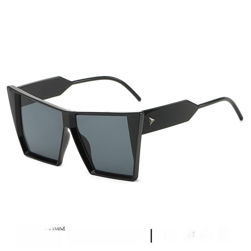 Fashionable Cat Eye Sunglasses With Uv400 And Lightweight Pc Frames For Summer Outings And Events