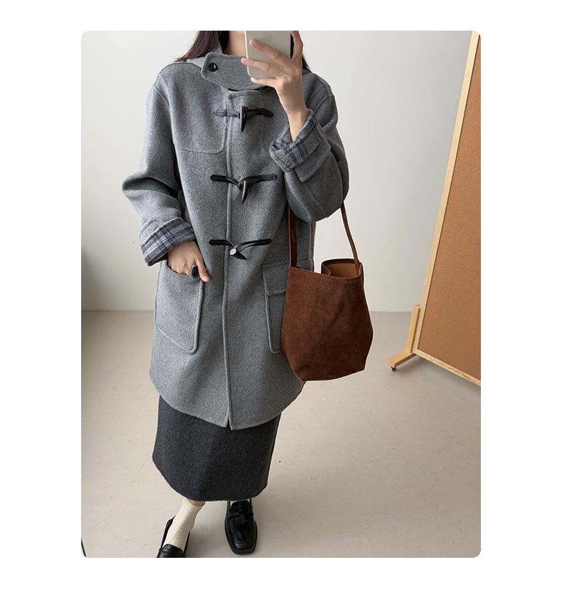 Женское пальто средней длины из шерстяной смеси в стиле преппи от E-Family с капюшоном и застежкой-пуговицей.