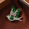 Броши Изумрудная Летающая Ласточка Для Женщин Мужчин Ретро Цвет Металл Птица Лацкан Застежка Значки Простые Животные Ювелирные Аксессуары