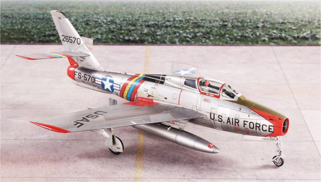 Special Hobby American Republic Thunderstreak Fighter Plastic Model SH72395 1/72 F-84F