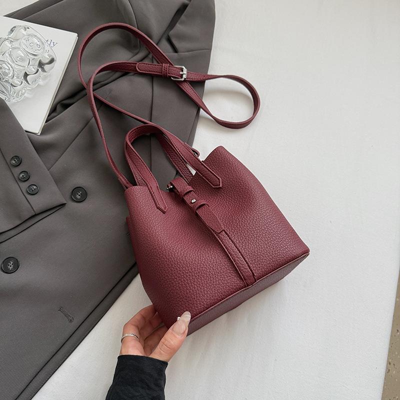 Niche Simple Portable Vegetable Basket Bag Women's 2025 Autumn New Commuter Large-capacity Shoulder Crossbody Bucket Bag