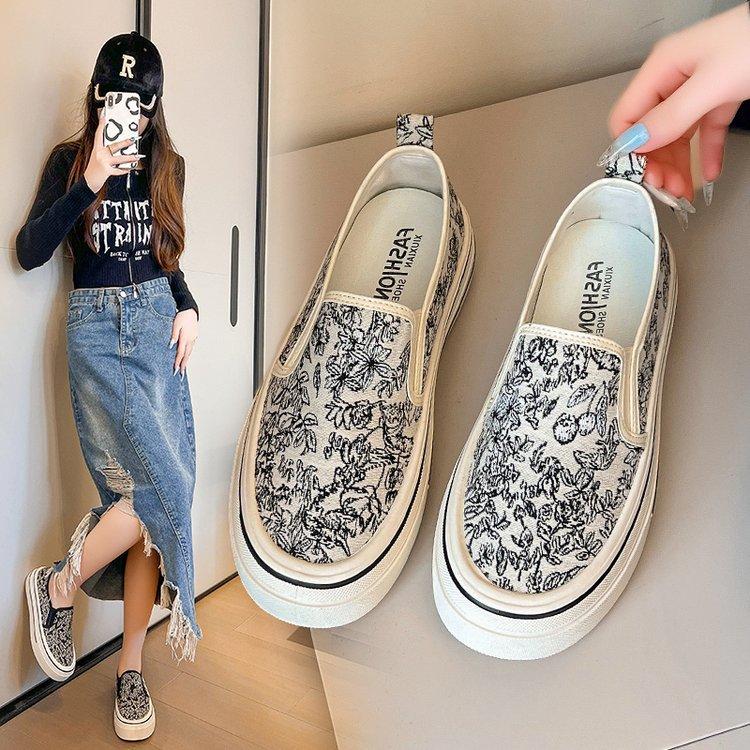 New Chinese Style Platform Canvas Shoes Women's 2024 New Niche Design Sense White Shoes One Pedal Lazy Board Shoes