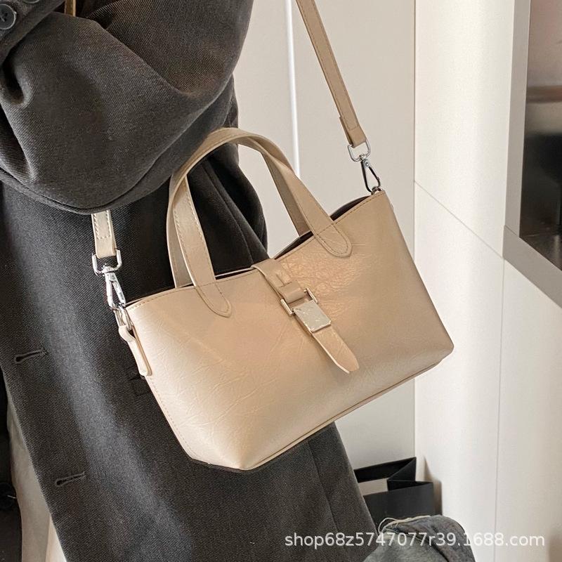 Niche Design Portable Bucket Bag Women's 2025 New Fashion and Versatile Commuter Bag High-end One-shoulder Crossbody Bag