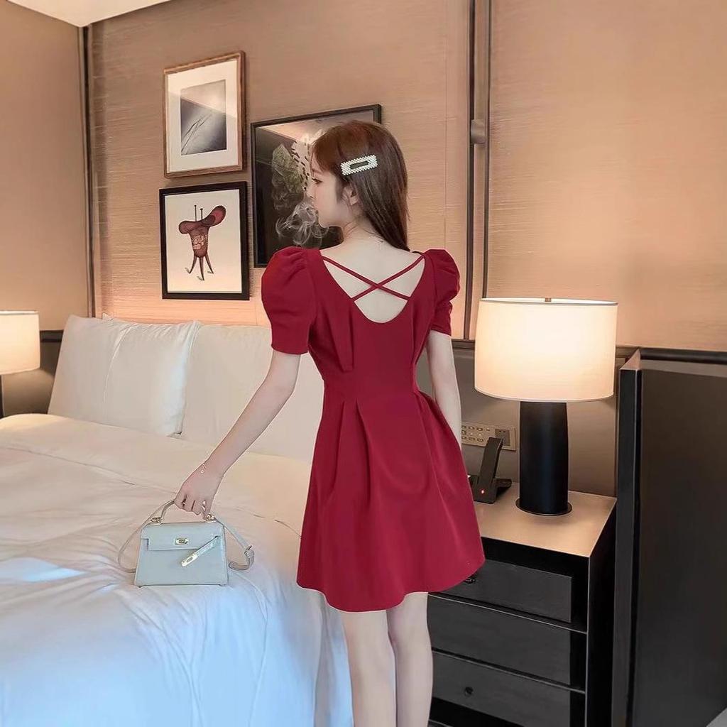 Французское красное платье с открытой спиной и пышными рукавами, квадратным вырезом и облегающим талию дизайном для женщин 2025