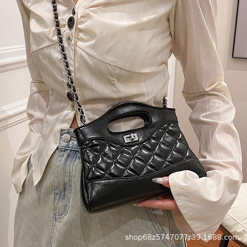 2025 New Women's Shoulder Messenger Bag Ins Korean Version of Xiaoxiangfeng Chain Hand Bag Fashionable Versatile Women's Bag