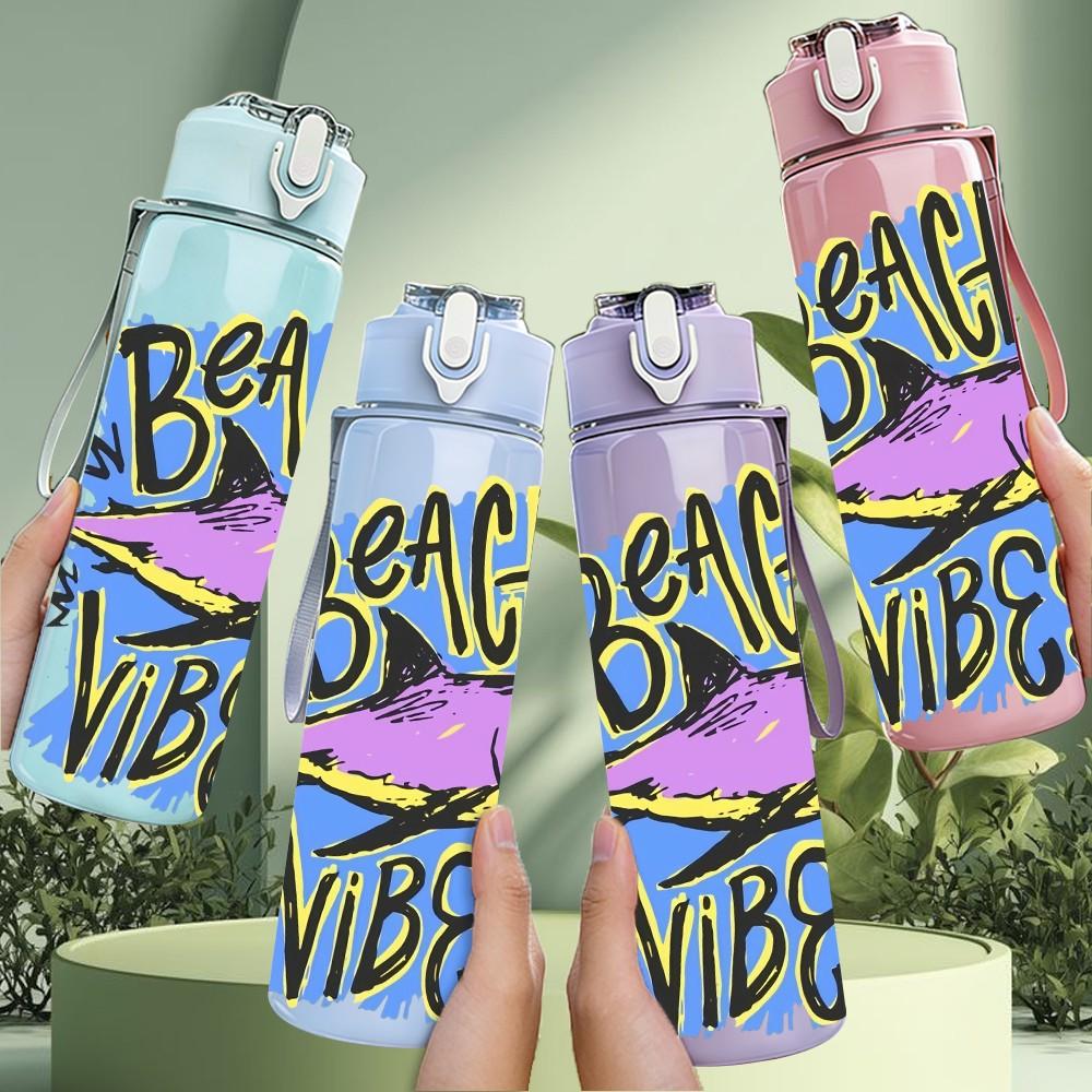 1PC Beach Vibes Fish Retro Summer Badge Print 750ml Color Plastic Sports Water Bottle Leakproof Flip Straw Lid Suitable for Sports Office Home Use
