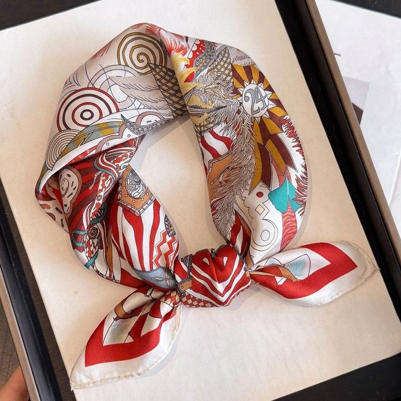111 mulberry silk small square scarf spring, autumn and winter Korean silk scarf female cat baby scarf versatile 11cm tide