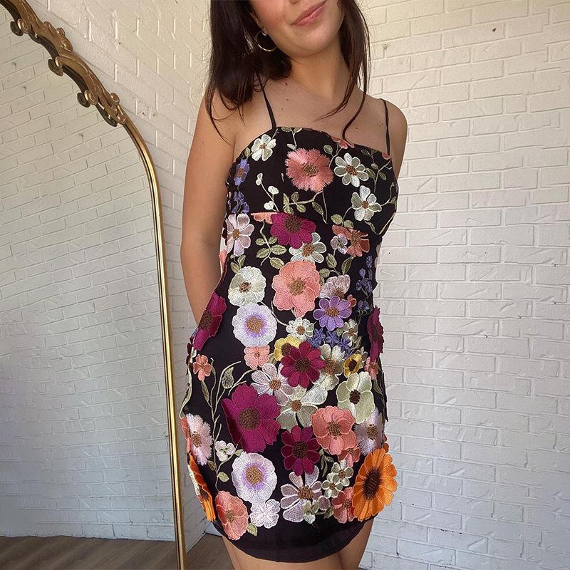 Весна 2025 Элегантное платье с 3D-цветочной вышивкой и подтяжками