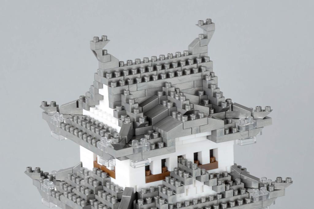 Kawada Nanoblock Himeji Castle Special Deluxe Edition, версия Metallic Silver. НБ-042А