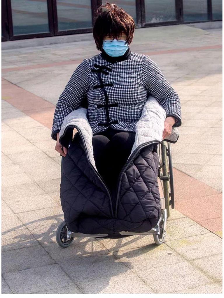 Зимнее одеяло для инвалидной коляски с флисовой подкладкой: Ветронепроницаемый, Теплый и Утолщенный для Защиты от Холода и Ног на Открытом Воздухе.