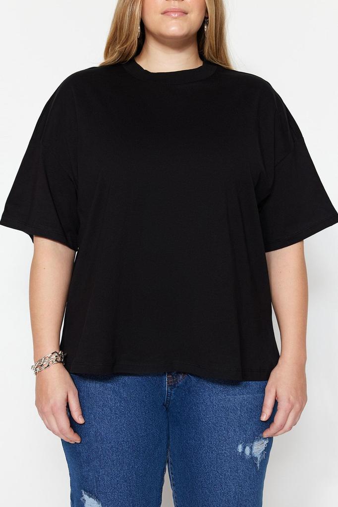 Женская базовая трикотажная футболка больших размеров в рубчик с широким воротником темно-синего цвета больших размеров