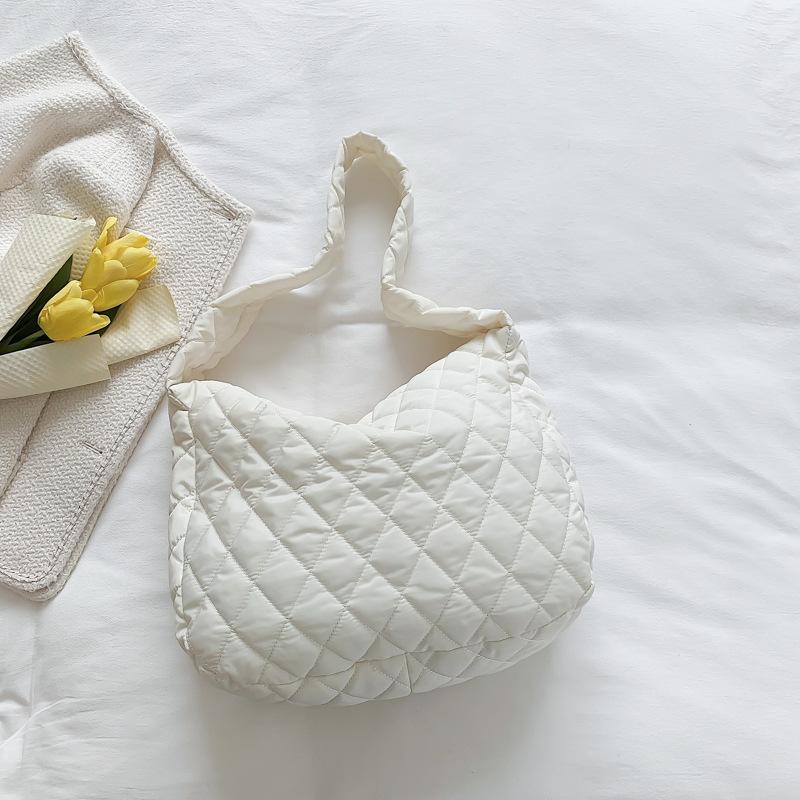 Internet Celebrity Fashion Small Fresh Leisure Bag 2025 Autumn and Winter Rhombus Embroidery Thread Shoulder Underarm Bag Simple Women's Bag Foreign 