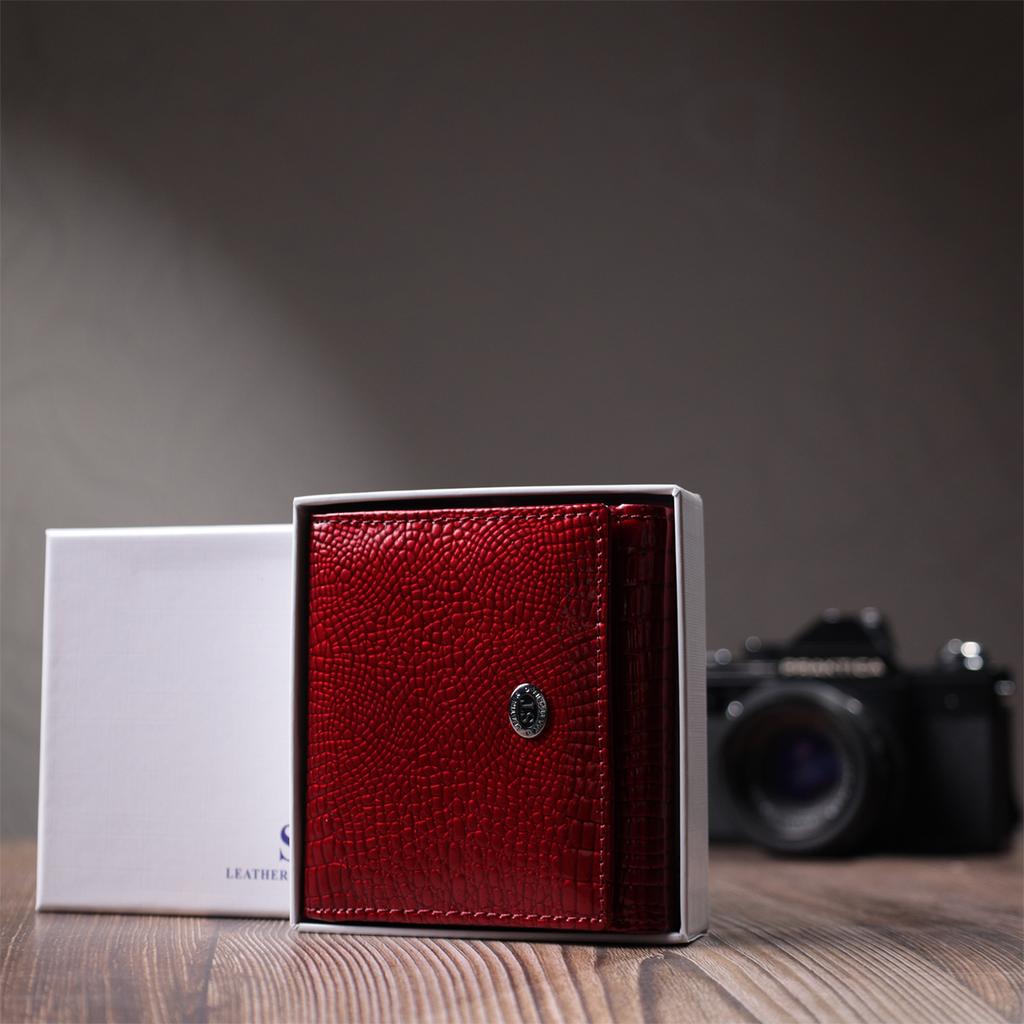 Compact Wallet for Women Made of Genuine Patent Leather ST Leather 22687 Red