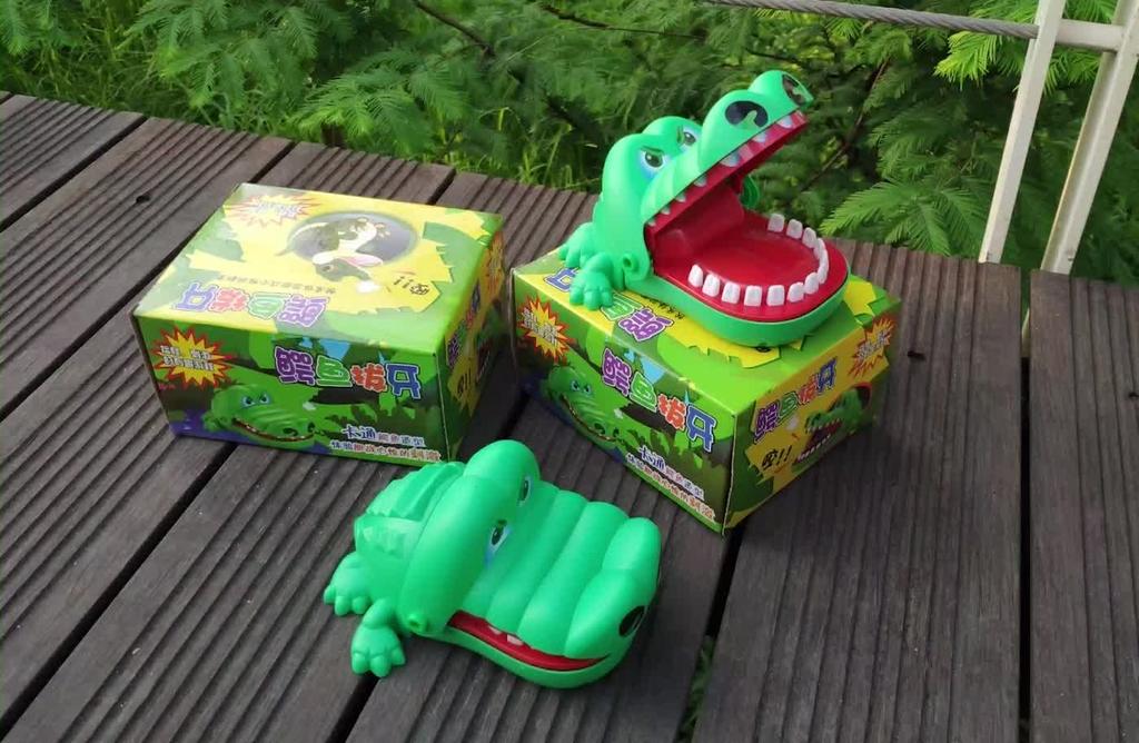 ZOMTOP Болезненный Кризис Случайный Кусающий Крокодил Крокодил Паника Рот Зубы Кусающий Кариес Лотерея Наказание Без Батарей Новая Игрушка для Вечеринки Крокодил,