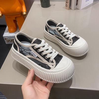 Модная женская обувь 2025 Модная летняя повседневная белая обувь Вырезы Кружево Холст Полая Дышащая Платформа Плоская обувь Женские кроссовки