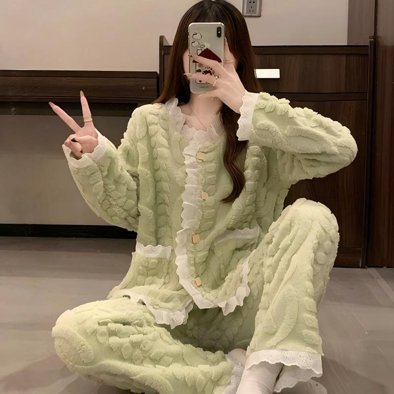 Женский пижамный комплект из кораллового флиса большого размера - Плюшевый, Утепленный, Теплый из овечьей шерсти для осени/зимы; Носимый на открытом воздухе