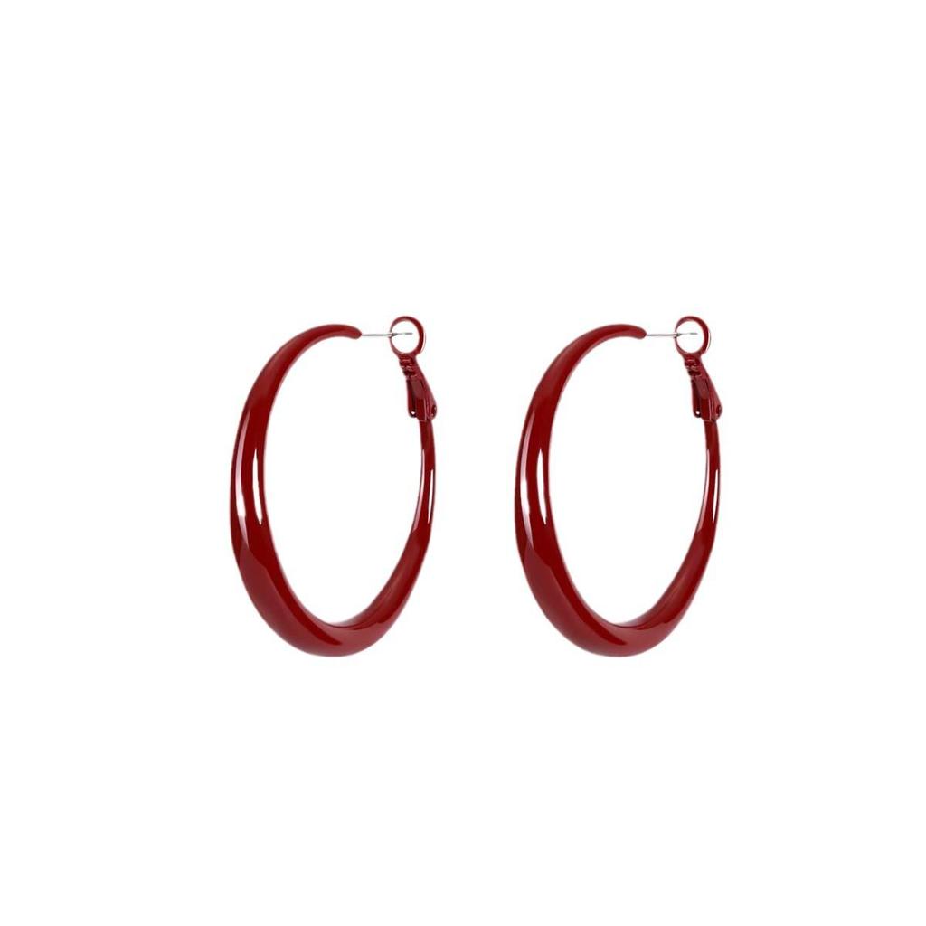 Ретро красные обручи: Серьги в стиле Гонконга на осень/зиму для создания шикарного, подчеркивающего достоинства лица образа