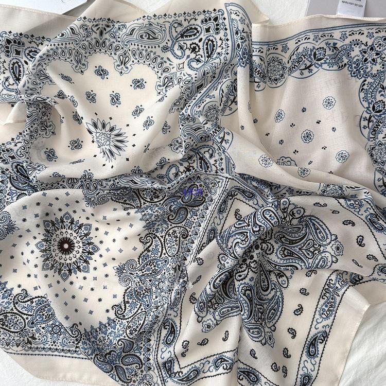 Шелковый шарф с цветком кешью и пояс-корсет для женщин