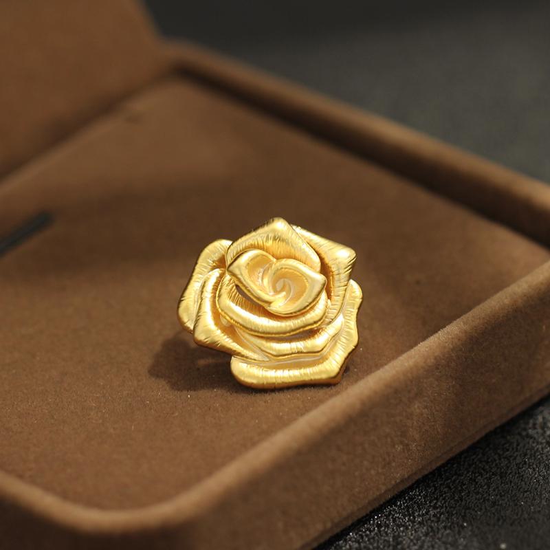 Gold Rose Brooch Retro Romantic Lapel Pin 1Pcs Unisex Anti-deform Clothing Accessory for Date Travel Daily Wear Gift